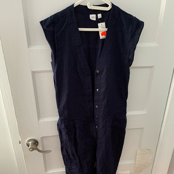 jumpsuit made out of recycled paper?? - Picture 2 of 2